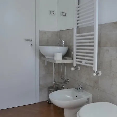 招待所 La Tana 3*