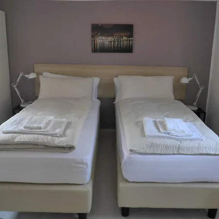 招待所 La Tana 3*