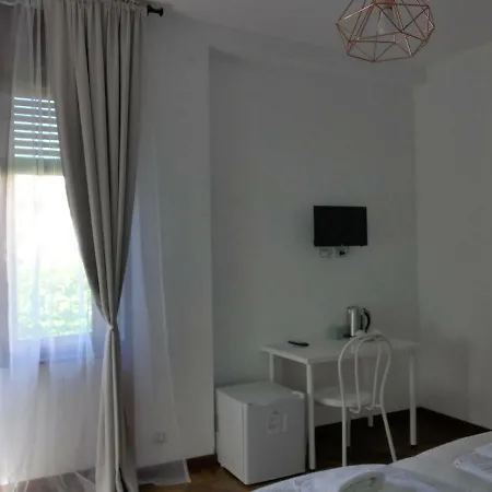 La Tana 招待所 莱诺